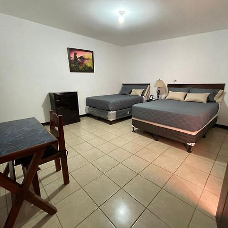 Judys Home - Bed And Breakfast Retalhuleu Room photo