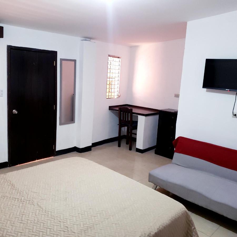 Judys Home - Bed And Breakfast Retalhuleu Exterior photo