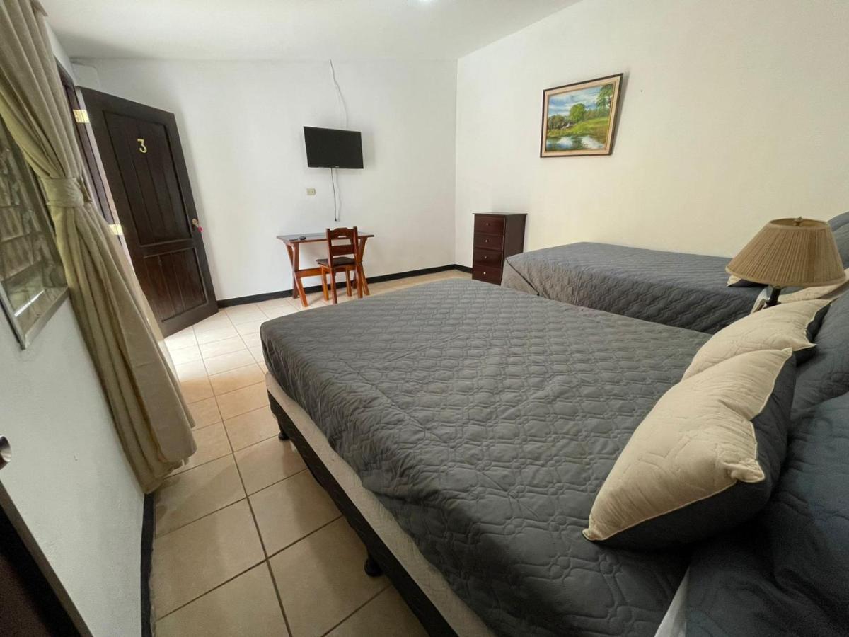 Judys Home - Bed And Breakfast Retalhuleu Exterior photo
